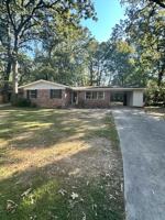 featured image of 201 Hiawatha Dr #1