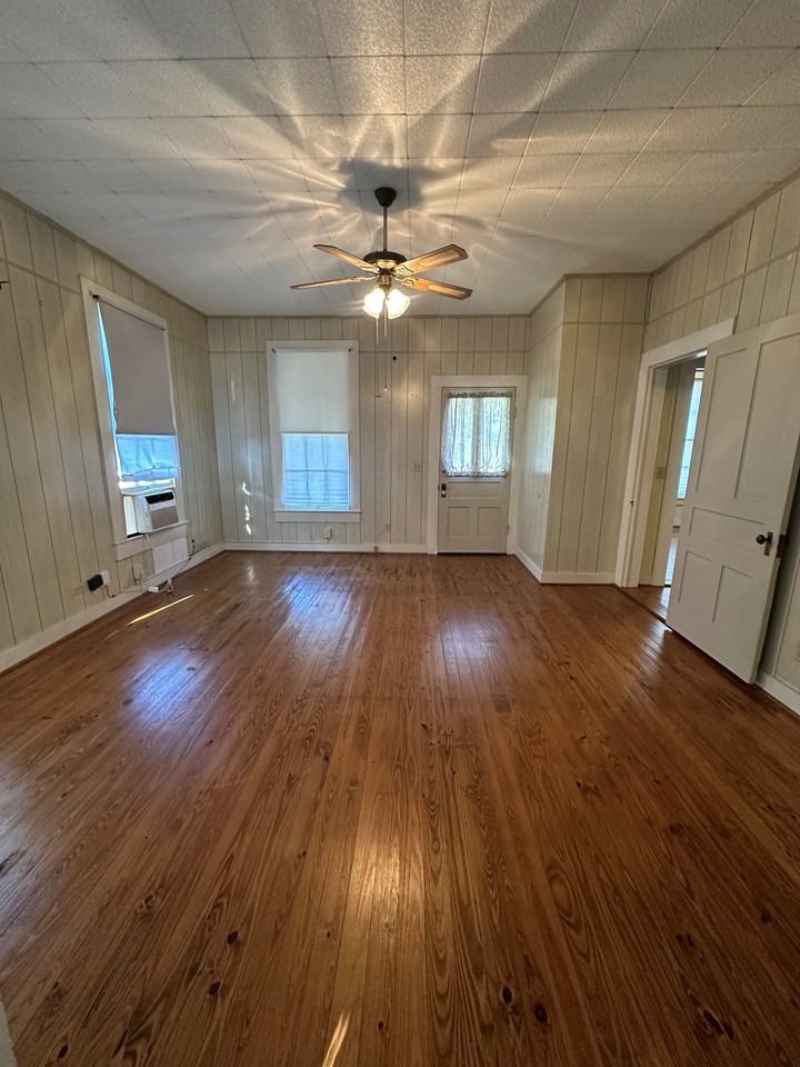 213 North Brazos Street #1 - Photo 6 of 16