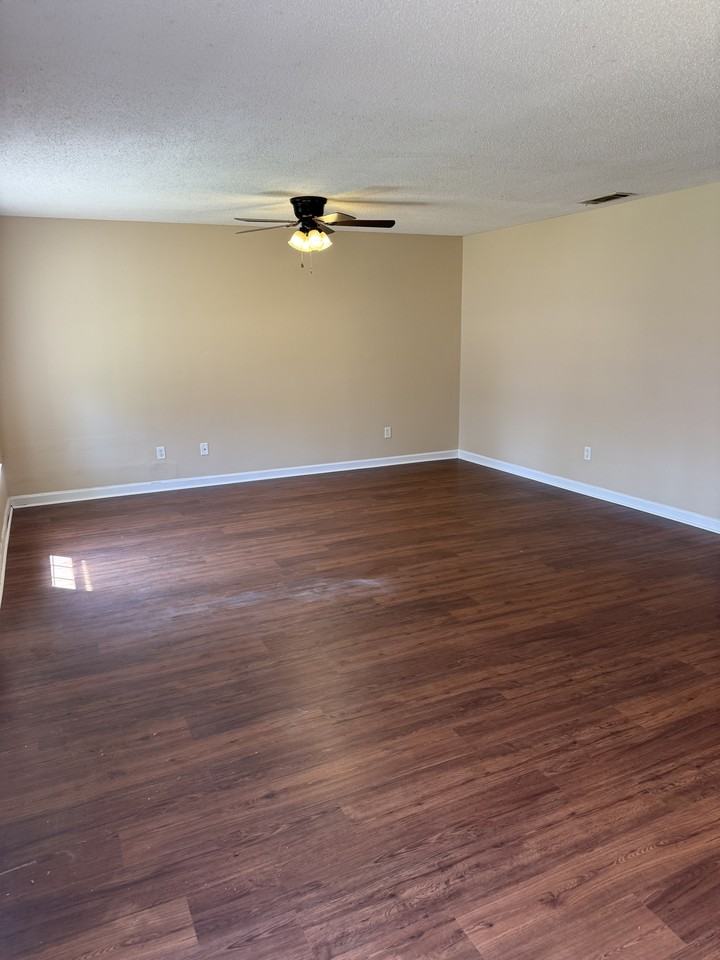 3935 Rodnor Forest Ln #1 - Photo 3 of 10