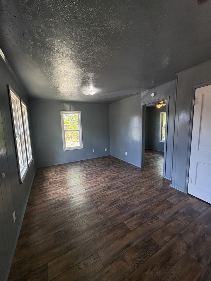 522 S Stonewall St #1 - Photo 3 of 10