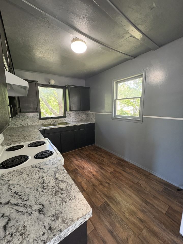 522 S Stonewall St #1 - Photo 6 of 10