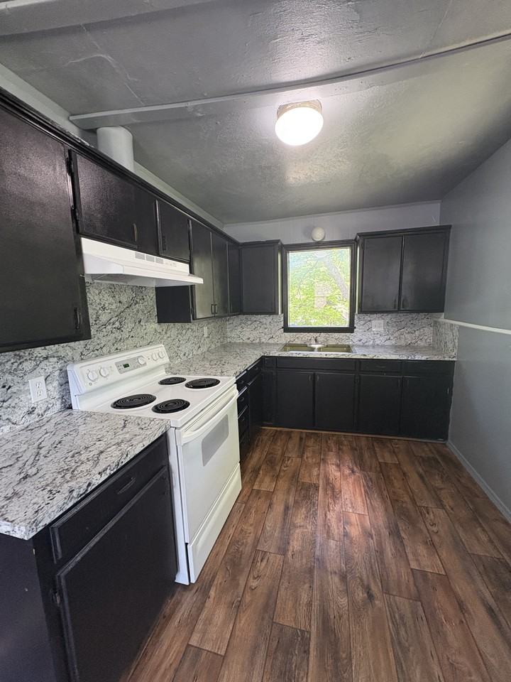 522 S Stonewall St #1 - Photo 7 of 10