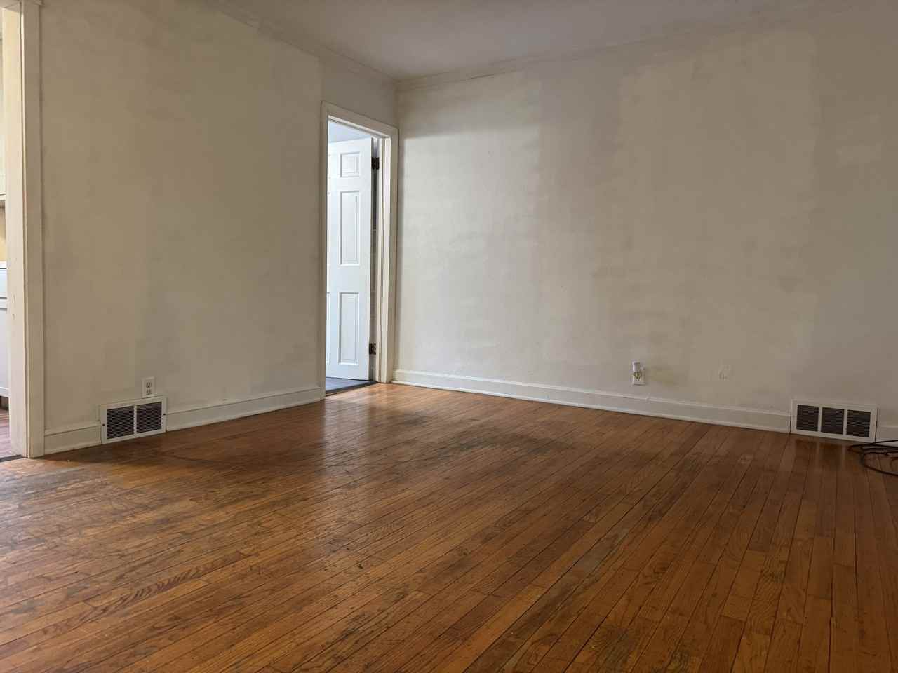 813 3rd Ave Apt 2r #2R - Photo 2 of 6