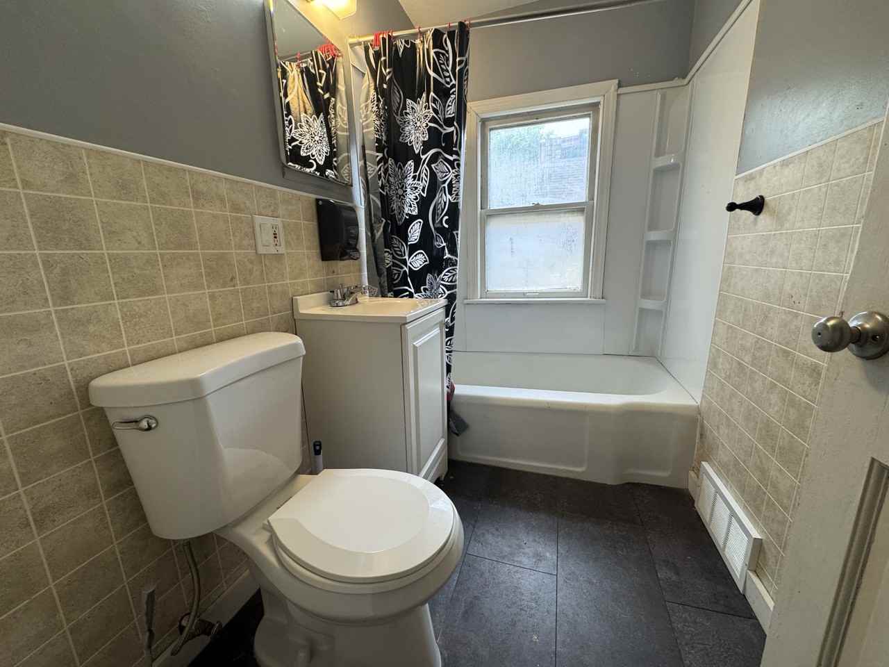 813 3rd Ave Apt 2r #2R - Photo 6 of 6