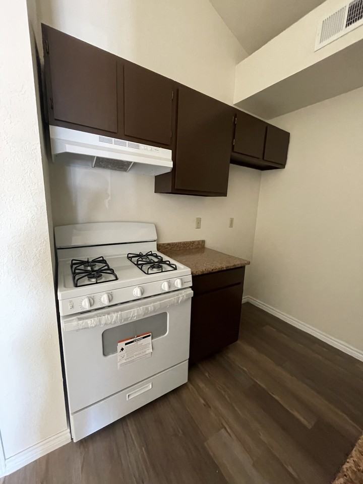 851 Montera Rd #1 - Photo 7 of 18