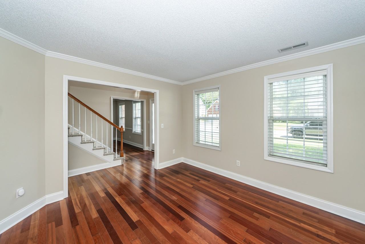 107 Spalding Circle #1 - Photo 4 of 10