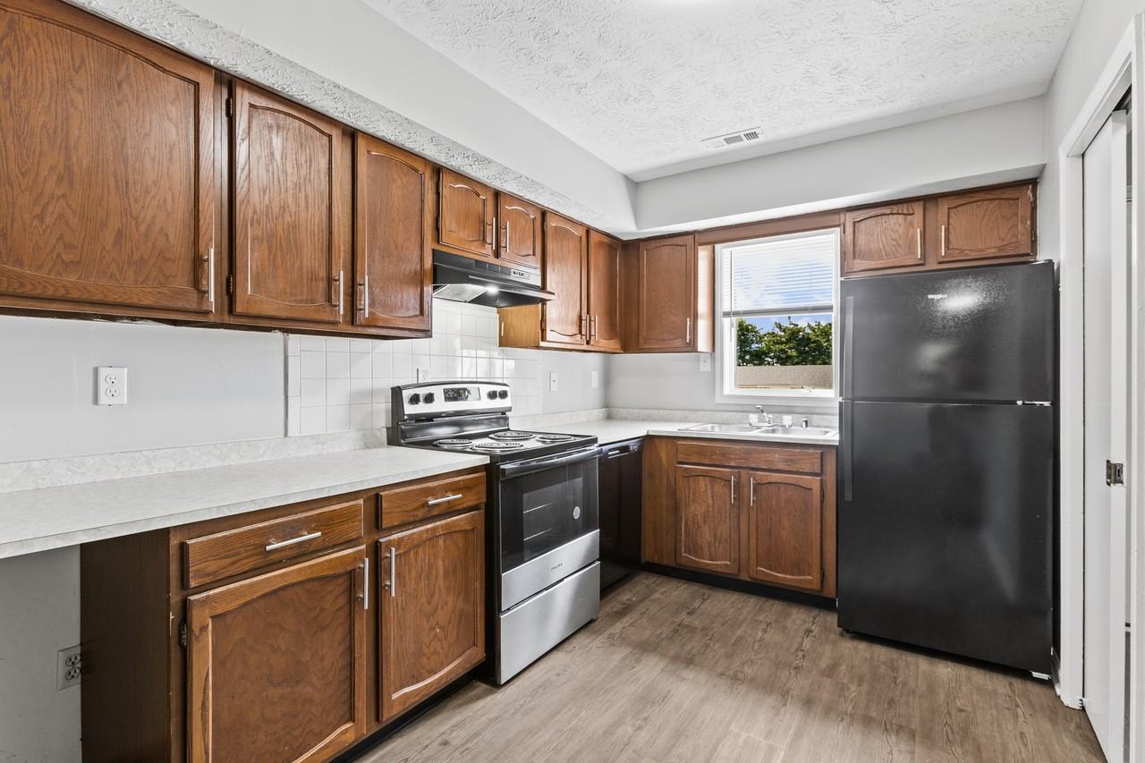 1649 Foxhaven Dr #1 - Photo 2 of 26