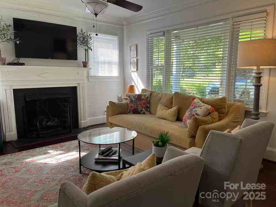 2604 East 5th Street #1 - Photo 6 of 6