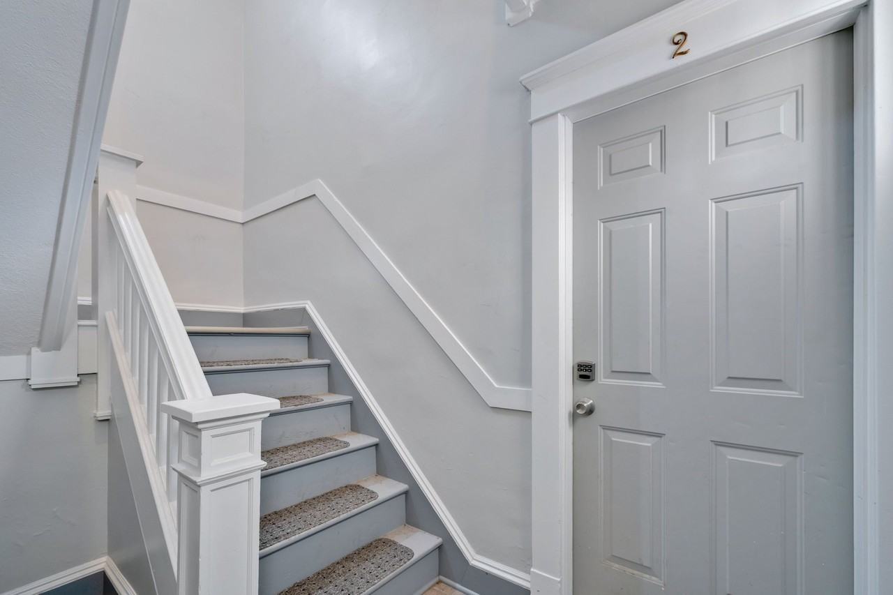 42 Kensington Avenue #2R - Photo 3 of 3