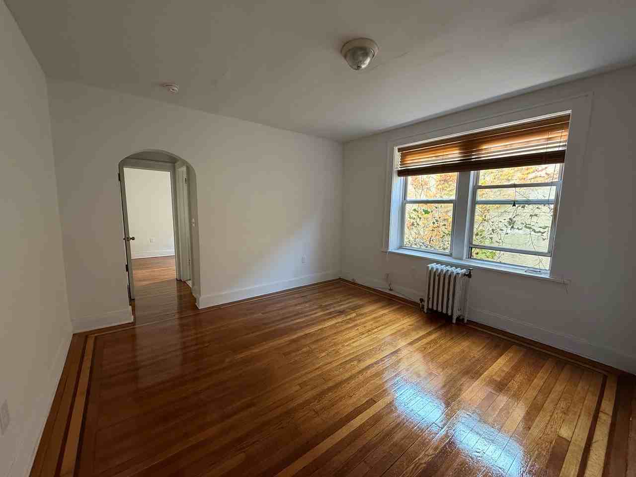 315 311 - 315 Queen Anne Road - 4 #04 - Photo 3 of 8