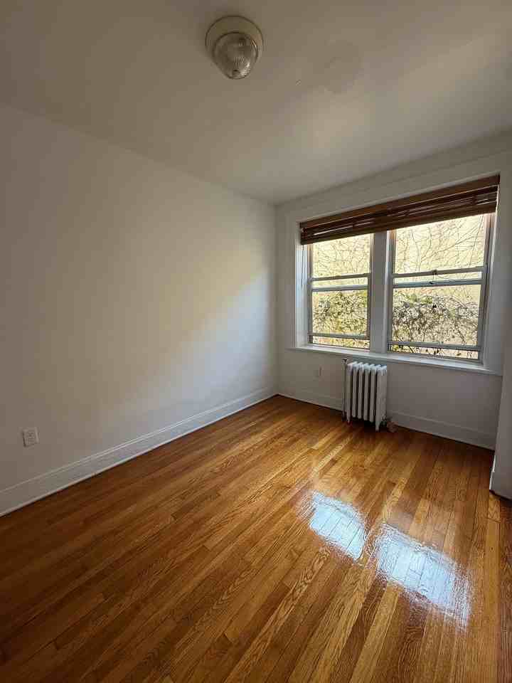 315 311 - 315 Queen Anne Road - 4 #04 - Photo 5 of 8