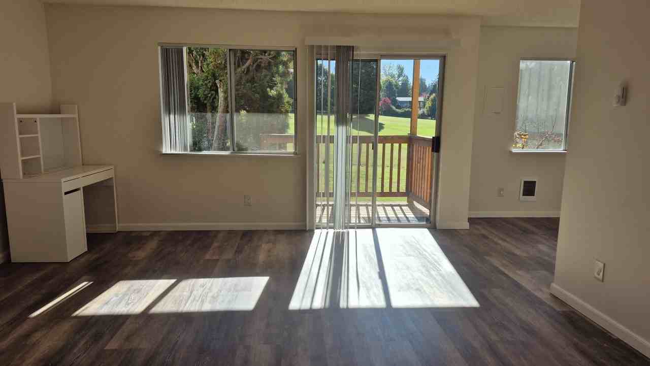 1229 2109 NE Kane DriveOffsite Office: 1229 NE Hogan Pl Gresham OR 97030 #2109 - Photo 2 of 18