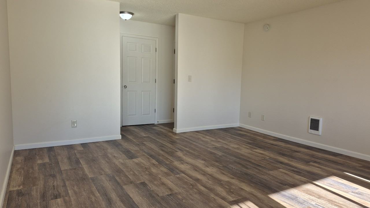 1229 2109 NE Kane DriveOffsite Office: 1229 NE Hogan Pl Gresham OR 97030 #2109 - Photo 3 of 18