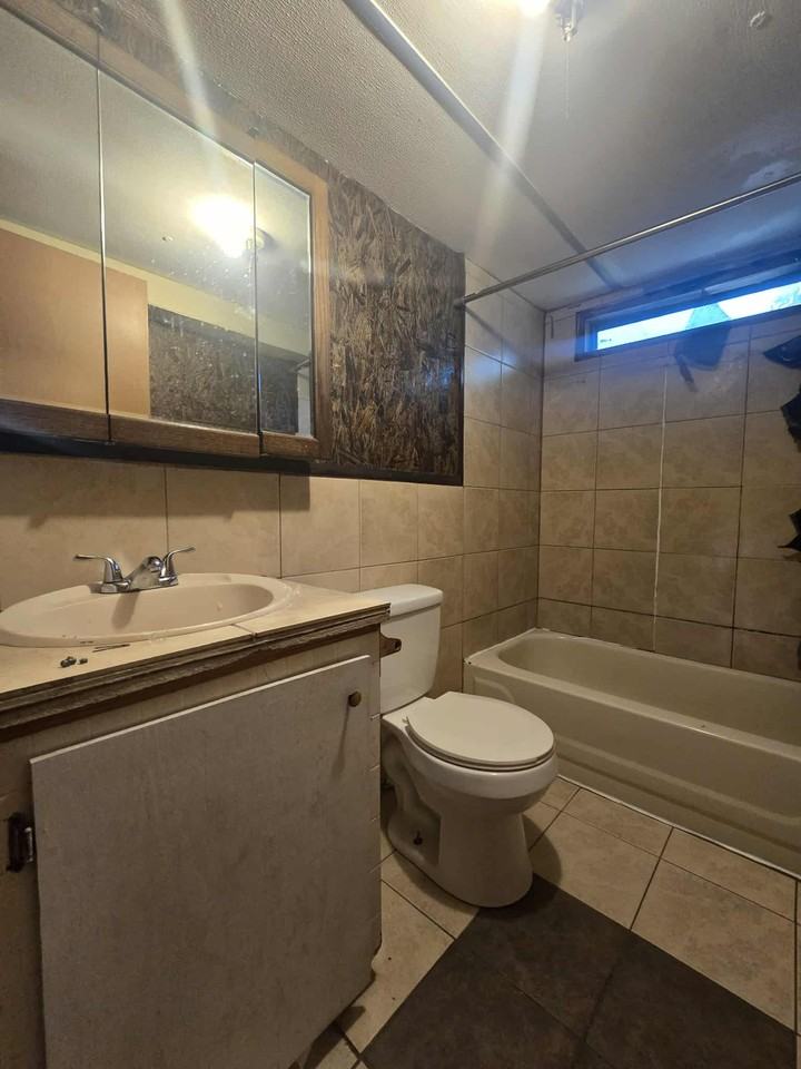 1380 Mapleash Avenue #5 - Photo 7 of 8