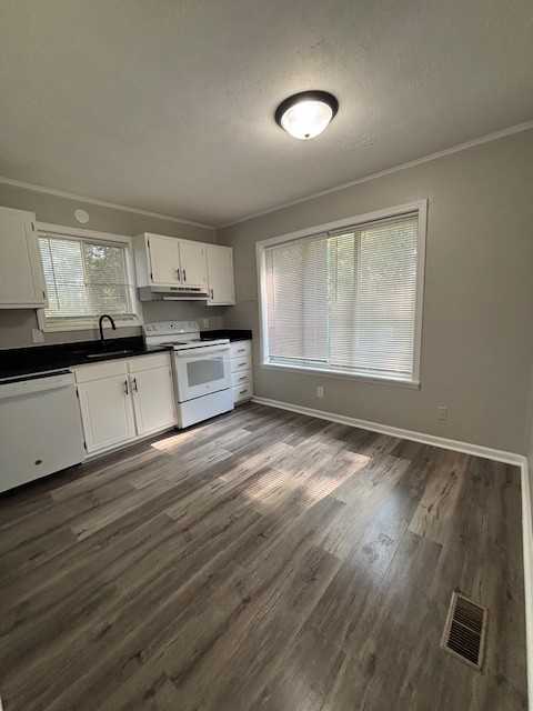 1517 Broadway #1517 - Photo 4 of 12