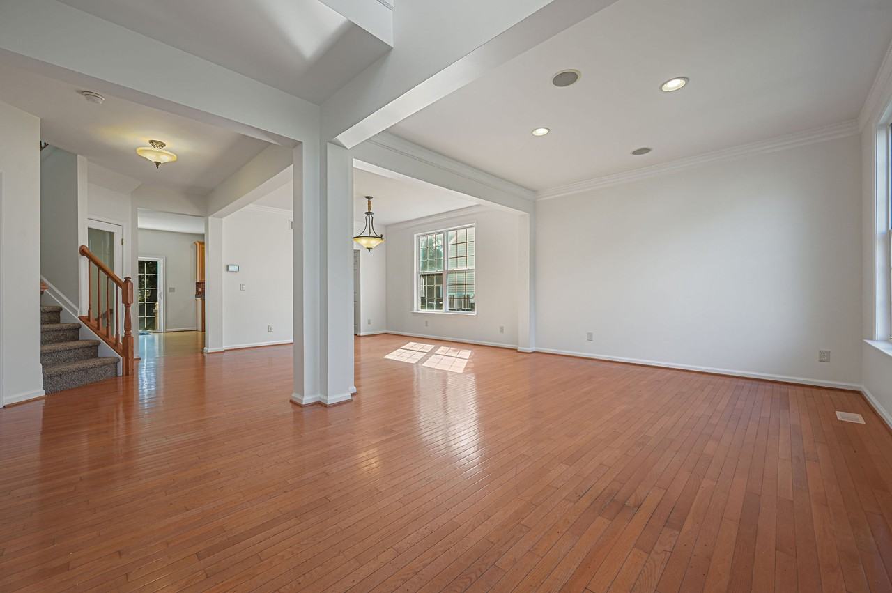 438 Lorraine Dr #1 - Photo 2 of 25
