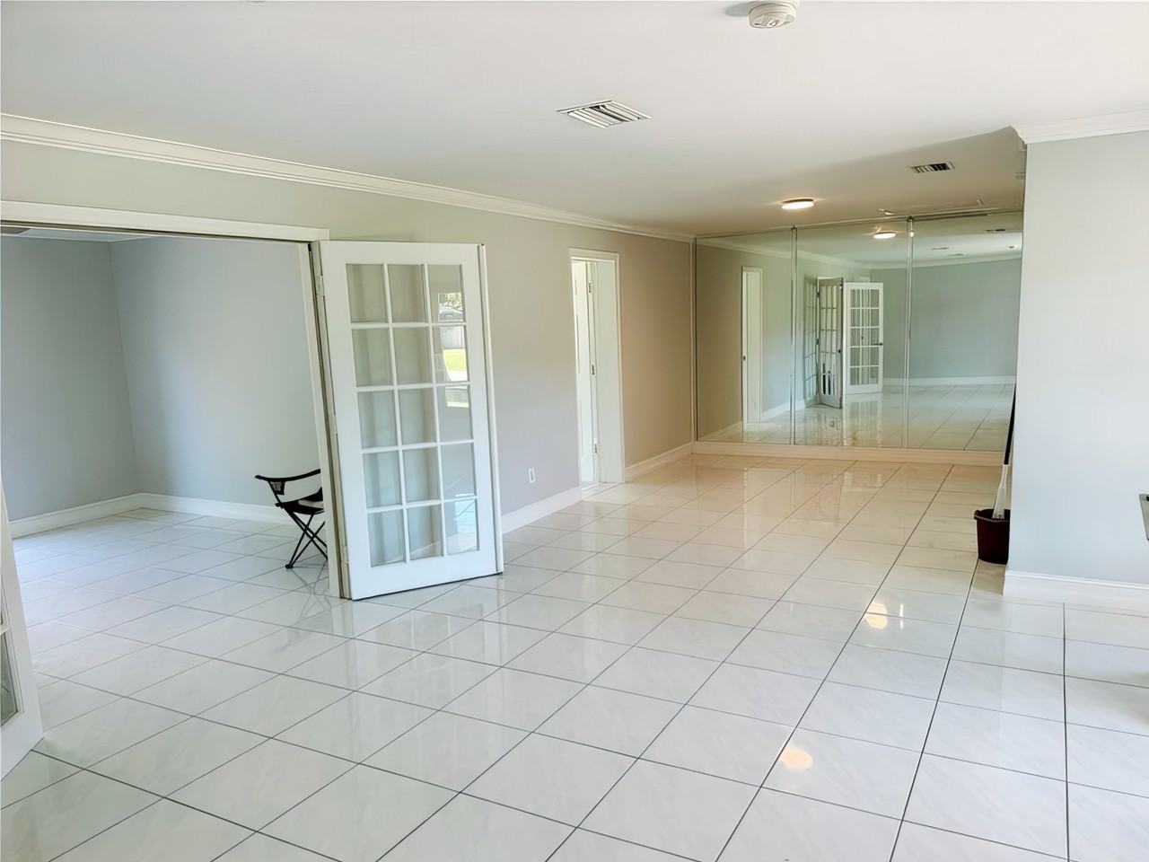 115 Willoughby Drive #1 - Photo 3 of 19