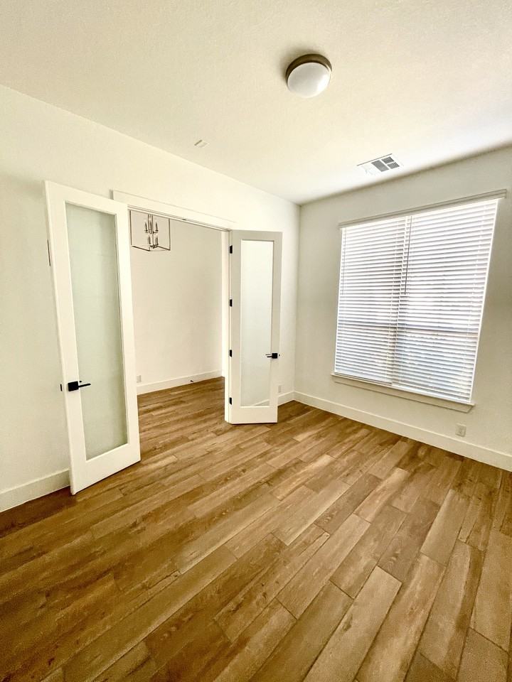 126 Huntwick Dr #1 - Photo 6 of 50