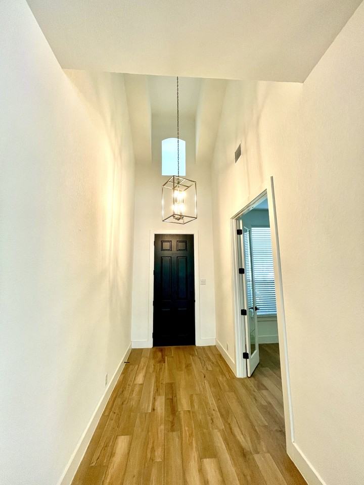 126 Huntwick Dr #1 - Photo 7 of 50