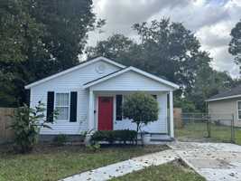 featured image of 1115 East 59th Street #1