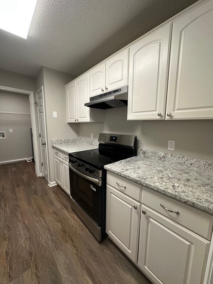 1115 E 59th St #1 - Photo 6 of 18