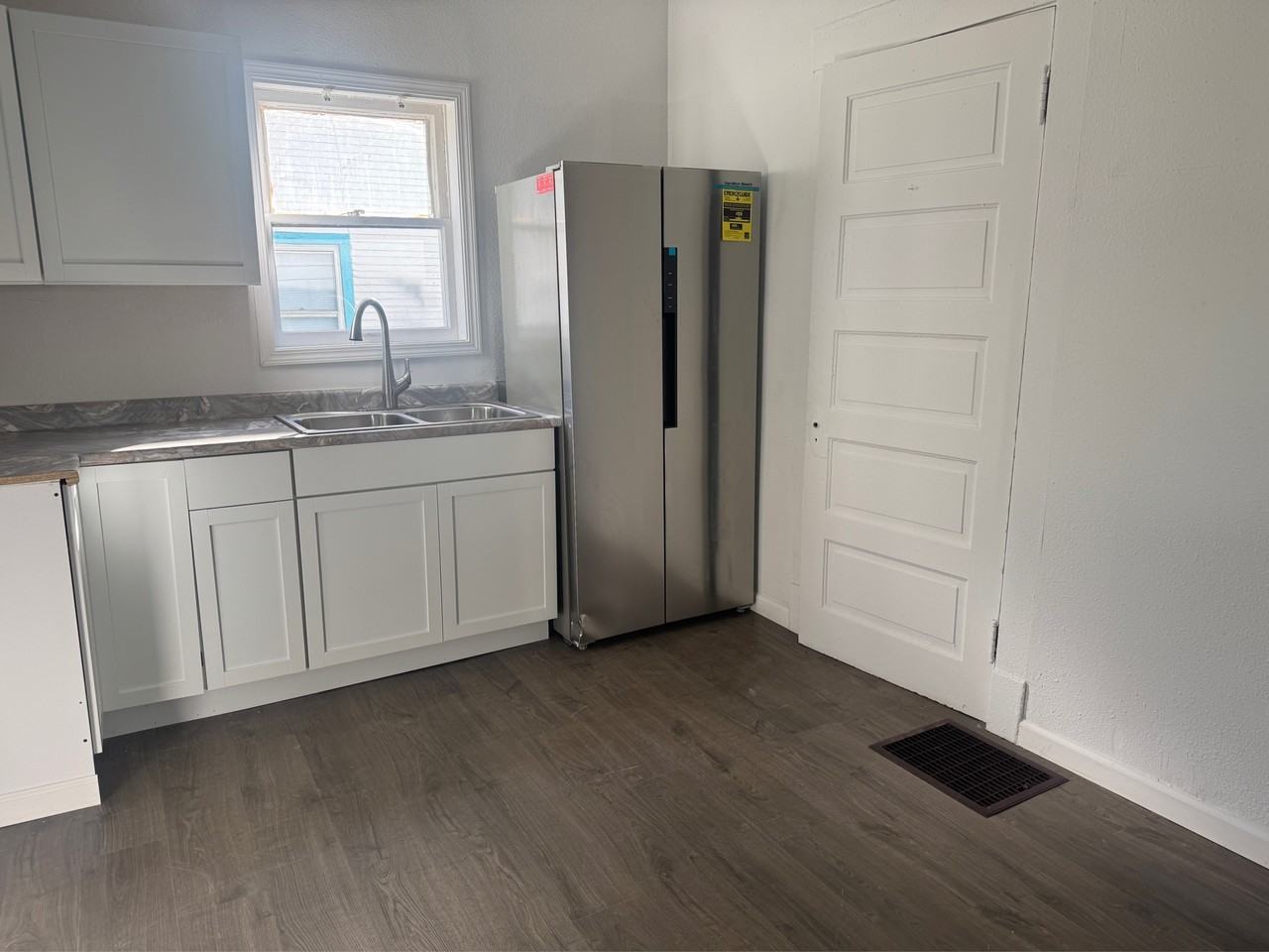 303 Forest Ave #1 - Photo 7 of 13