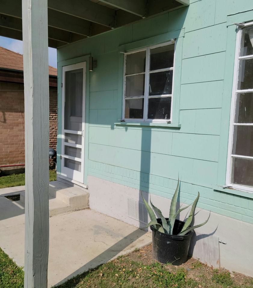 1528 Steves Ave #1 - Photo 5 of 31