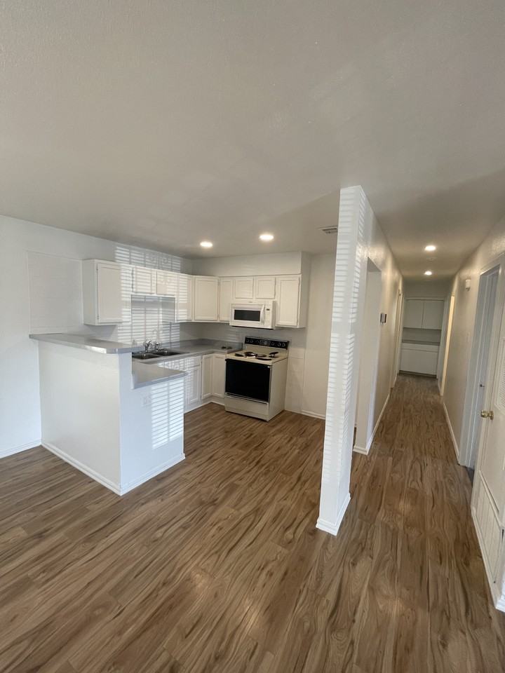 179 Shadow Valley #1 - Photo 3 of 24