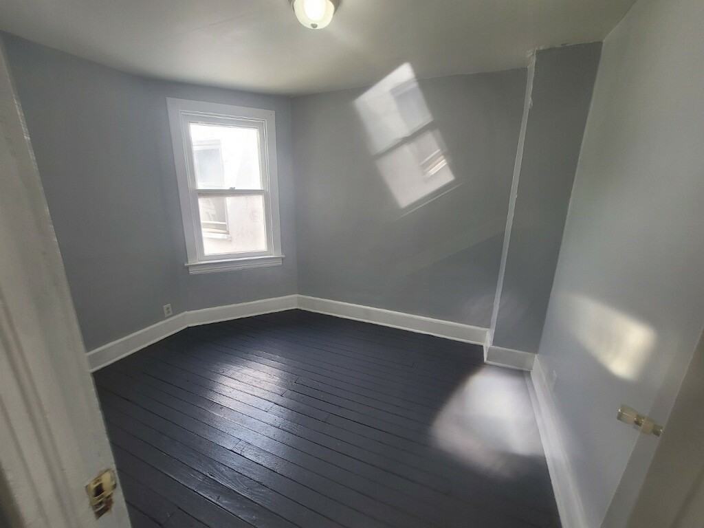 742 W King St #1 - Photo 3 of 11