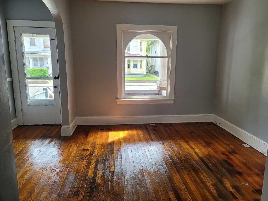 742 W King St #1 - Photo 4 of 11