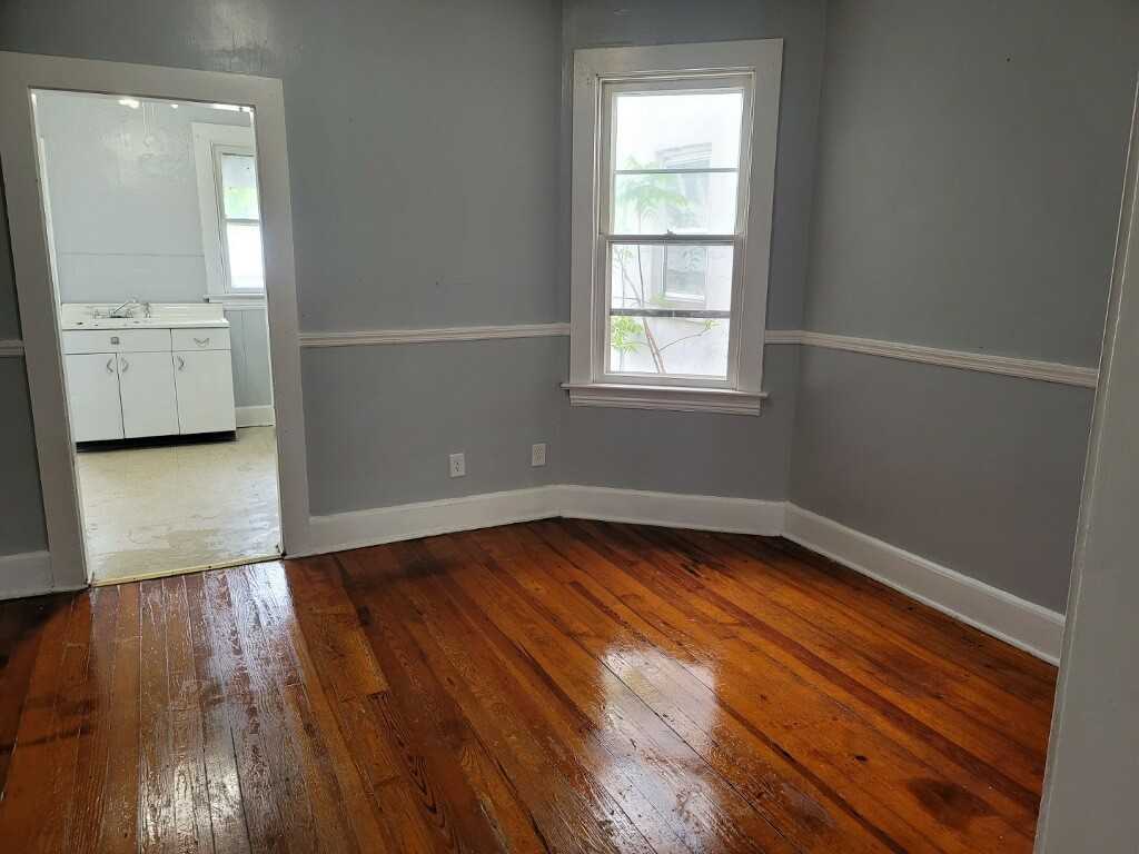 742 W King St #1 - Photo 5 of 11
