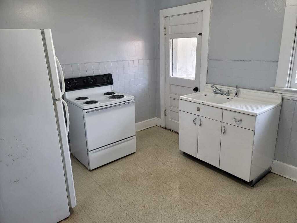 742 W King St #1 - Photo 6 of 11