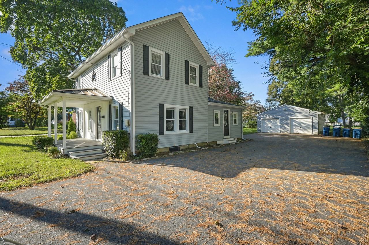 107 Southern Blvd #1 - Photo 2 of 14