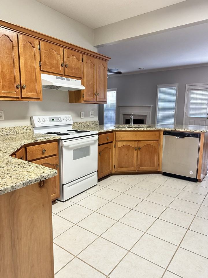 525 Hackberry Ridge Cove #1 - Photo 6 of 24