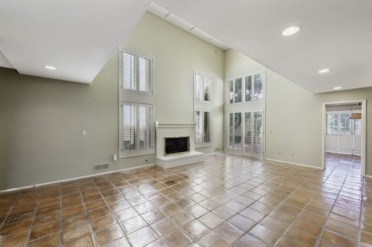 369 Avenida Granada #1 - Photo 3 of 27