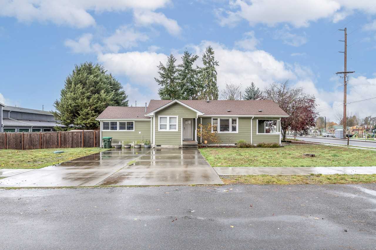 117 Mosman Avenue Southeast #1 - Photo 2 of 25