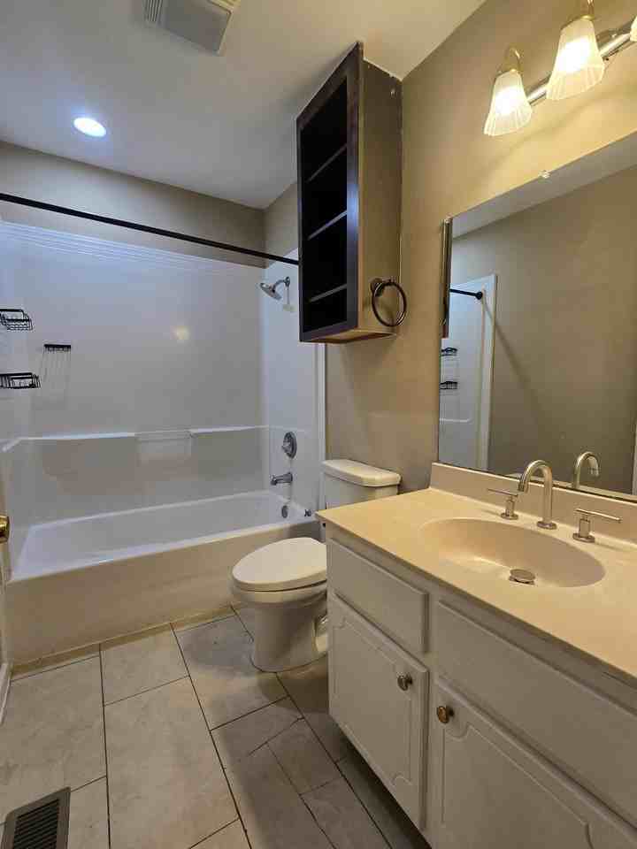 406 North College Street #1 - Photo 7 of 10