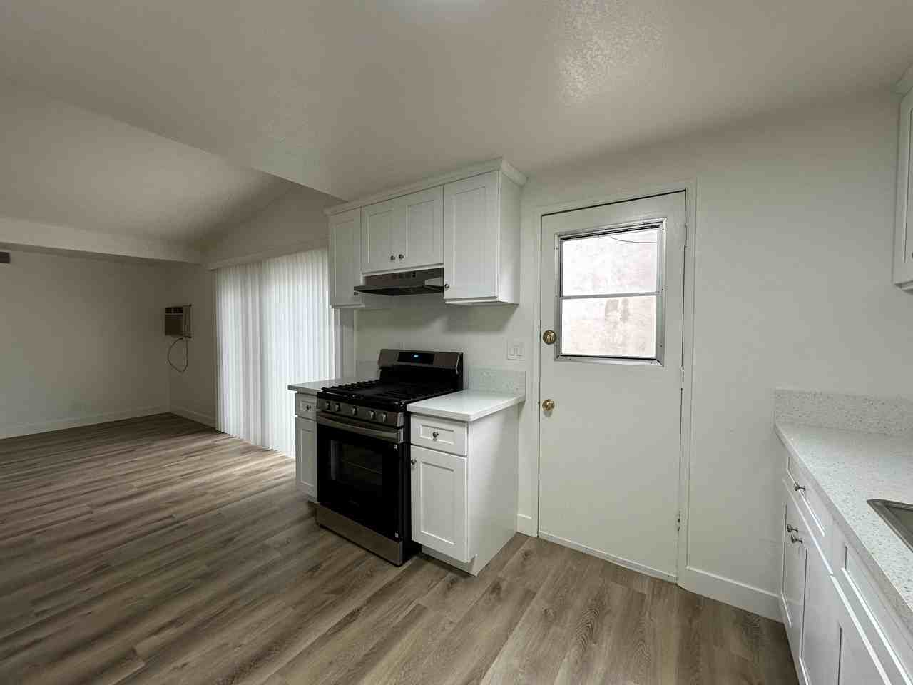 1802 East 4th Street #A - Photo 7 of 26