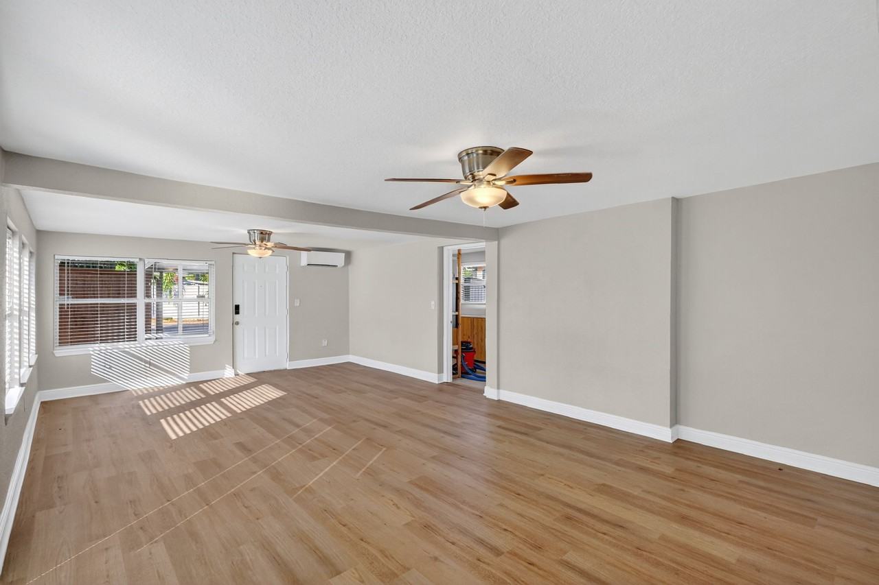 541 40th Ave Ne #1 - Photo 7 of 30