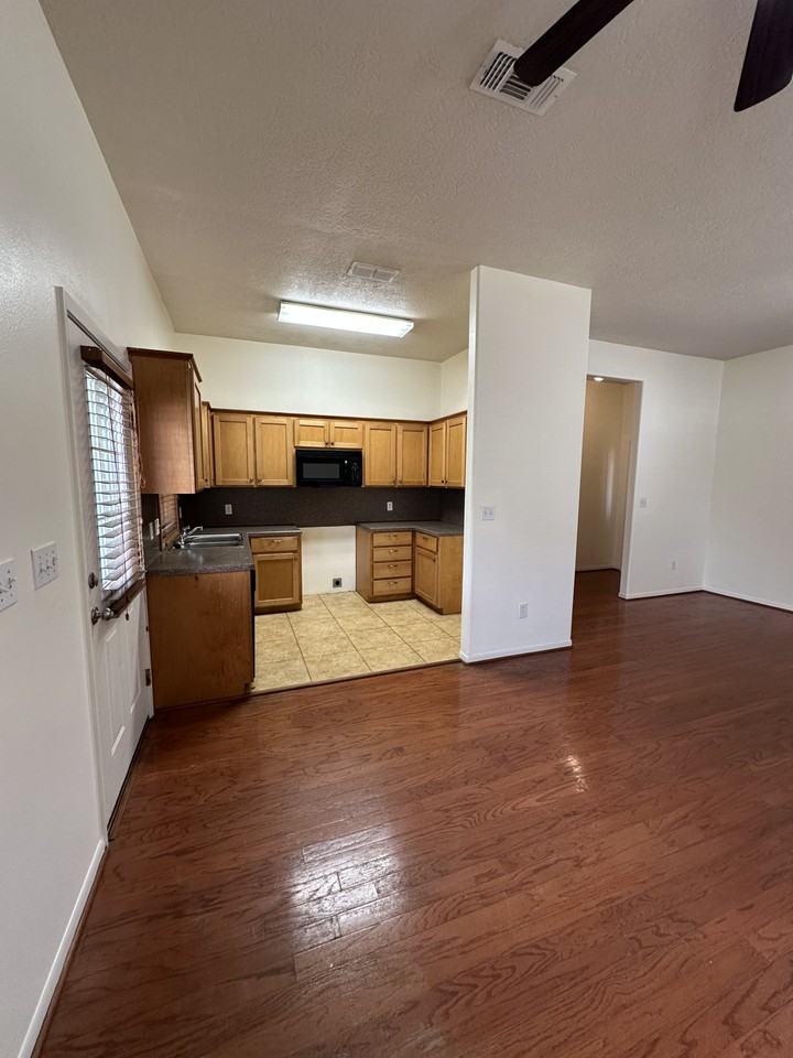 1000 East Main Street #1 - Photo 4 of 6