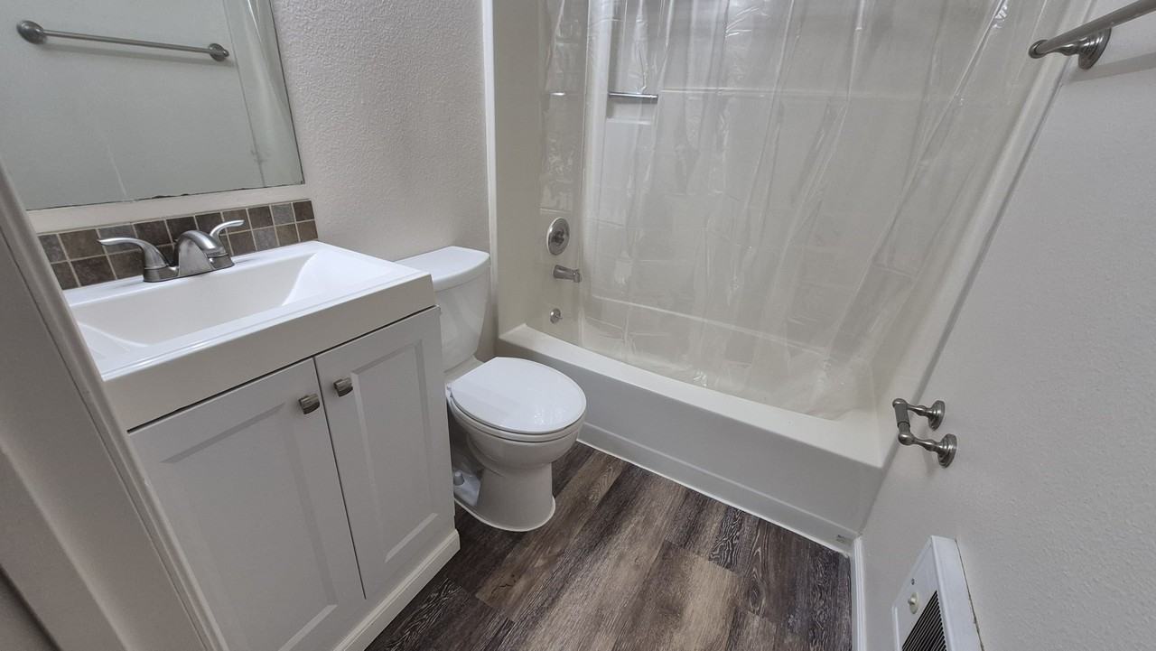 1265 Northeast Hogan Place #1265 - Photo 5 of 15