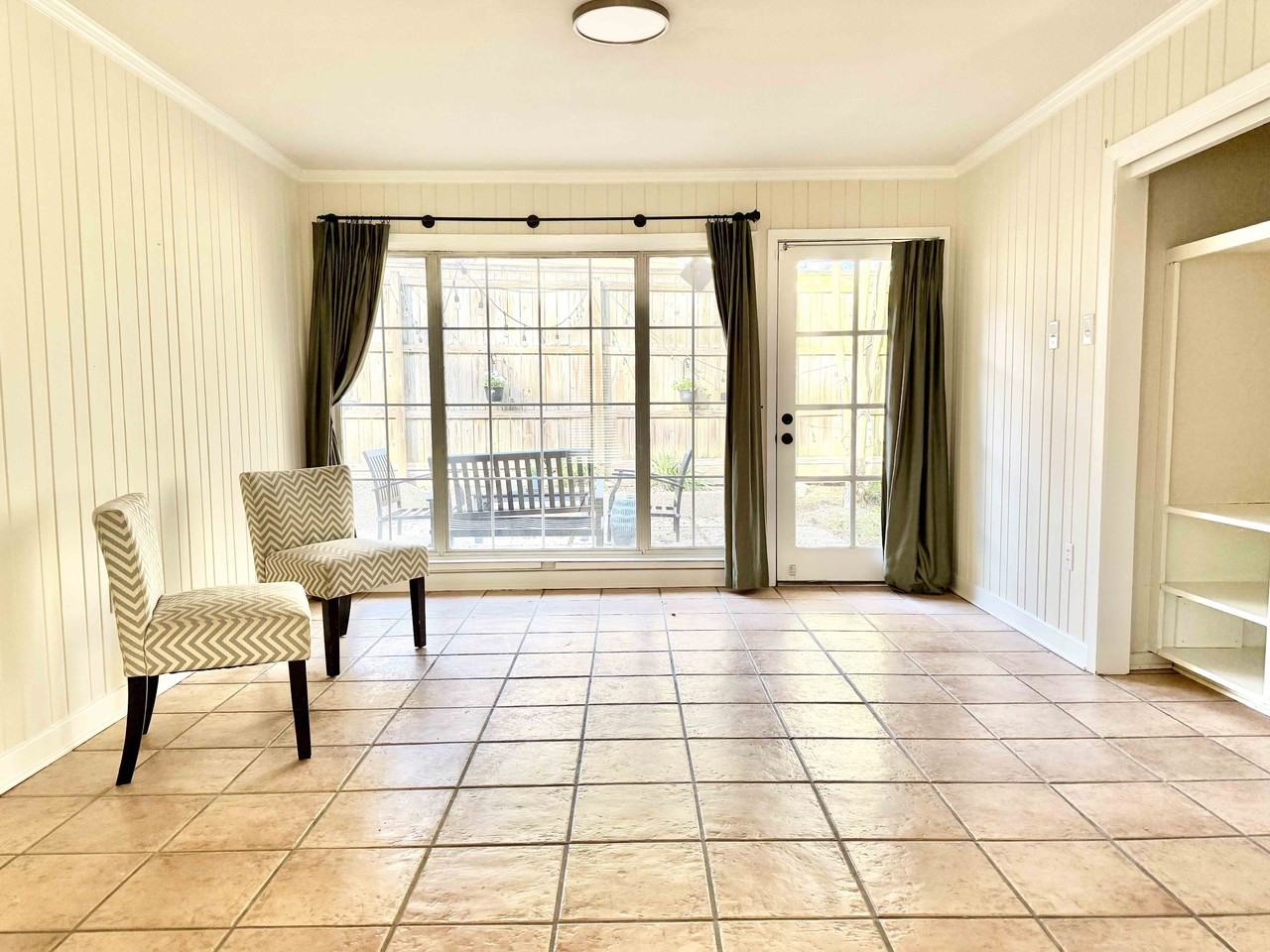 4647 Loyola Dr #1 - Photo 4 of 15