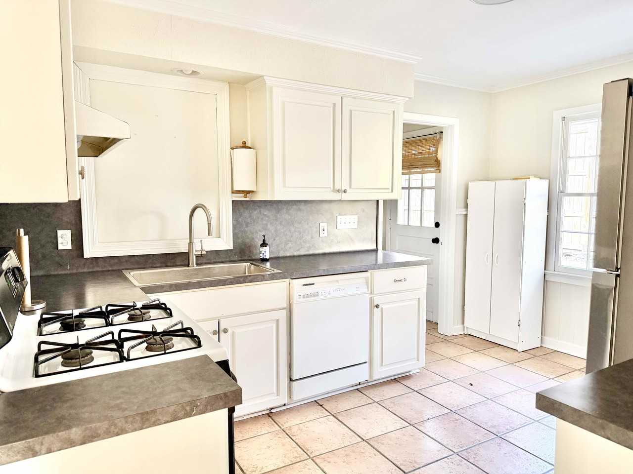 4647 Loyola Dr #1 - Photo 6 of 15