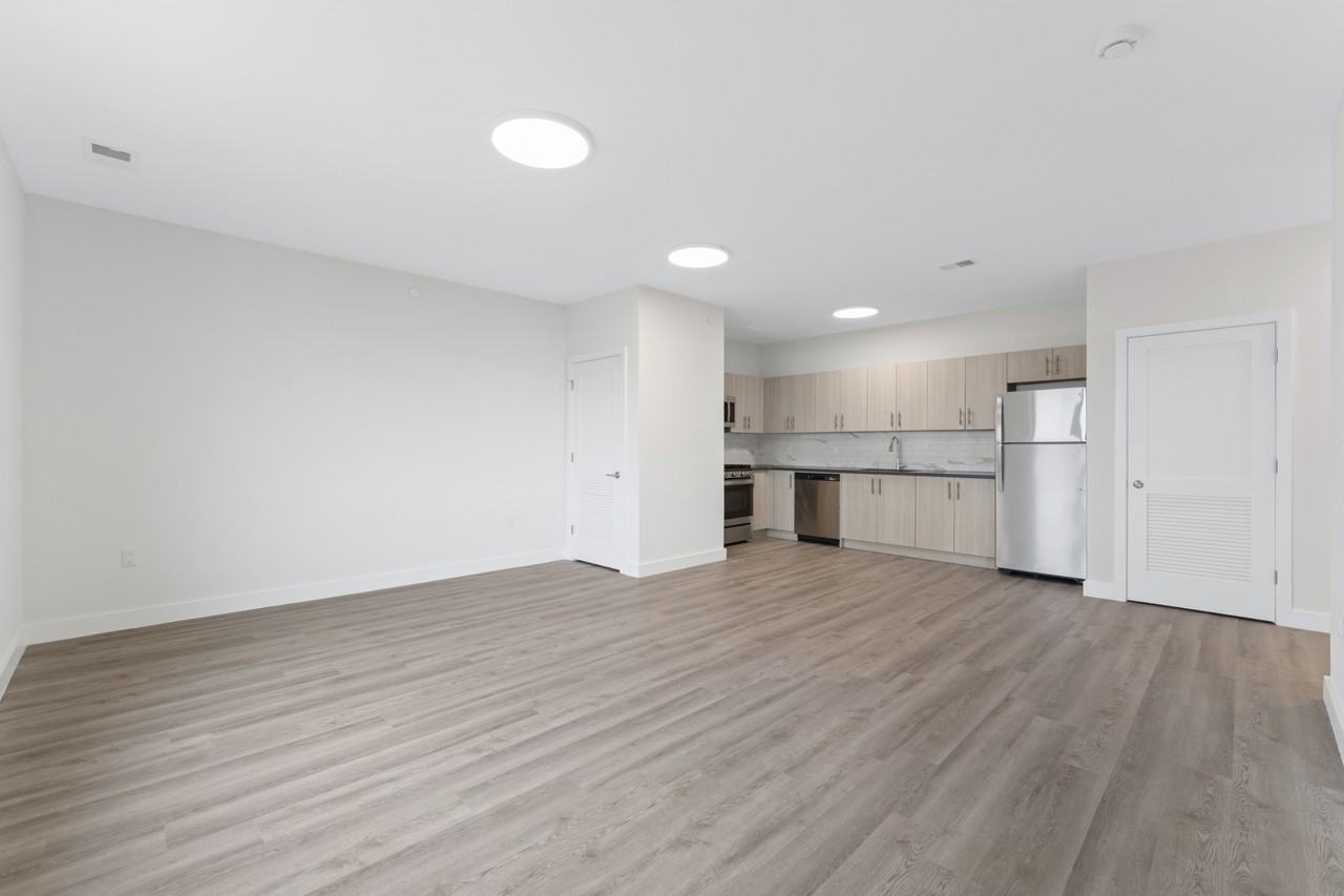 49 South Day Street #302 - Photo 3 of 17