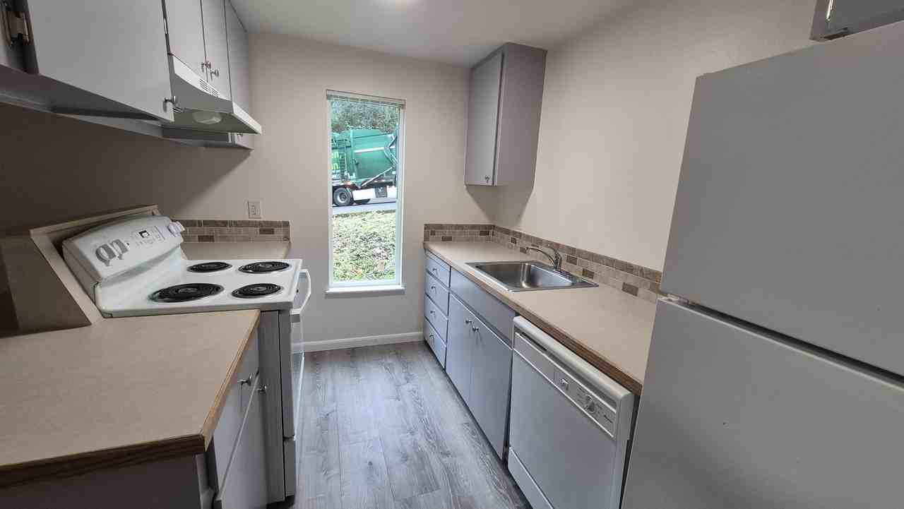 5327 Southwest Multnomah Boulevard #5327 - Photo 2 of 14