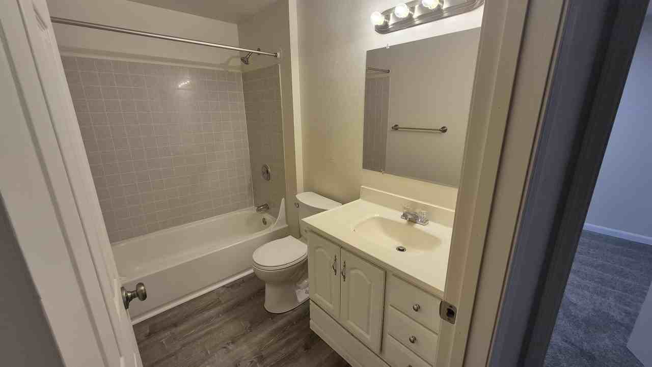 5327 Southwest Multnomah Boulevard #5327 - Photo 5 of 14