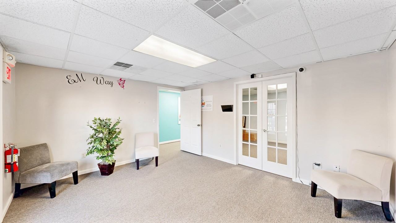 383 W North St #A - Photo 3 of 22