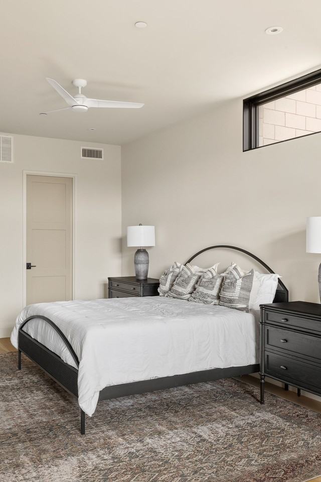 1325 North Dewey Avenue #1 - Photo 6 of 38