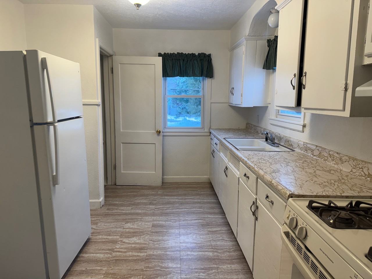 2315 Green St #1 - Photo 5 of 11