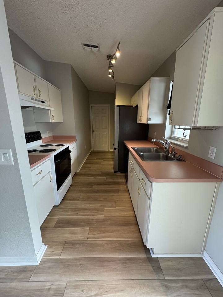 5100 Mentmore Ave #1 - Photo 6 of 40